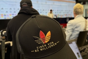 克洛普:我想把这面德国国旗赢回来,不想让人觉得挥舞它时有毛病